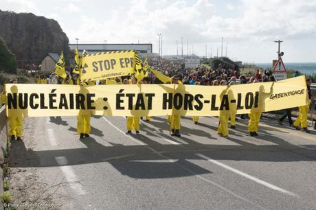 Des milliers de personnes manifestent contre l'EPR de Flamanville