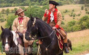 Le Fou ( Josh Gad) et Gaston (Luke Evans)