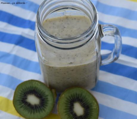 Smoothie banane kiwi au lait d'amande