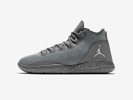 Jordan Reveal Triple Black