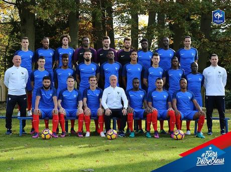 Comment poser sur la photo officielle pour les footeux de l’équipe de France?