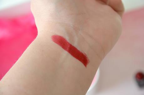 Ruby Red, le rouge à lèvres mat de ELF intense, hydratant mais pas vraiment mat