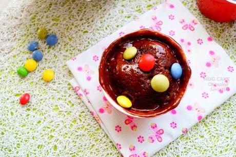 Mug cake fondant chocolat smarties
