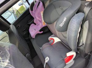 Dacia Sandero - 3 places enfant à l'arrière