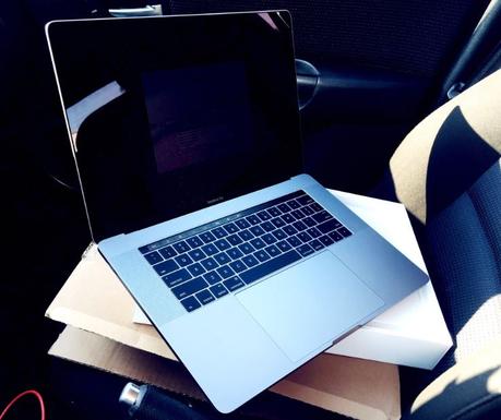 macbook-pro-2016-15-pouces-touch-bar