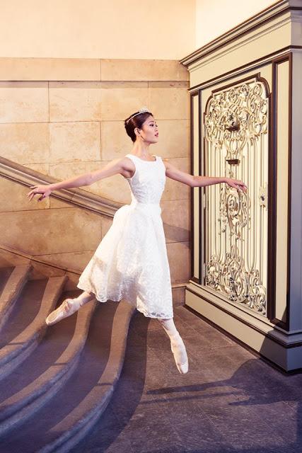 Cinderella, un ballet néo-classique de Heinz Manniegel sur une musique de Mark Pogolski