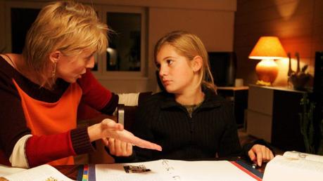 Notes et devoirs : gérer ses émotions de parent
