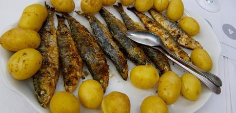Recette: Sardines grillées au barbecue (Sardinhas assadas)