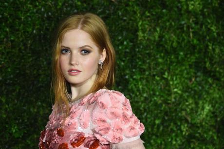 NEW YORK, NY - NOVEMBER 15:  Ellie Bamber attends the MoMA Film Benefit presented by CHANEL, A Tribute To Tom Hanks at MOMA on November 15, 2016 in New York City.  (Photo by Nicholas Hunt/WireImage) *** Local Caption *** Ellie Bamber