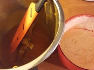 Entremet Chocolat blanc et Abricot Mousse abricot et montage