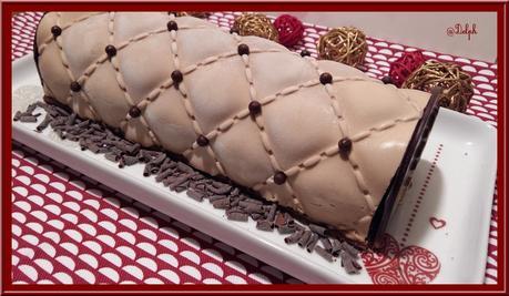 Bûche au chocolat et son Insert au crémeux de fruits de la passion Bûche au chocolat et son Insert au crémeux de fruits de la passion