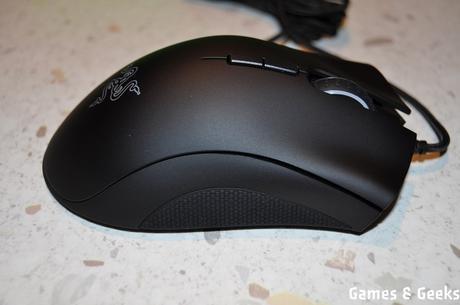 Test de la souris deathadder elite de Razer et le tapis de souris Gigantus