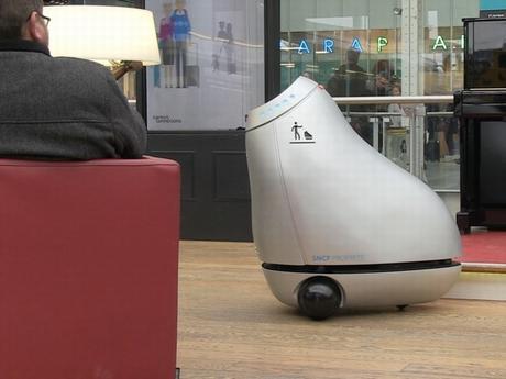 B.A.R.Y.L. Un robot poubelle mobile pour sensibiliser à la propreté des gares