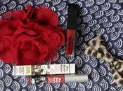 Deux rouges lèvres liquides mats banc d’essai avec Lanaïka