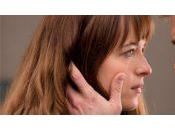 Cinquante nuances plus sombres s’offre poster nouveau trailer