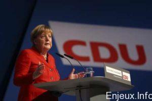 La chancelière allemande Merkel reste à la tête de la CDU