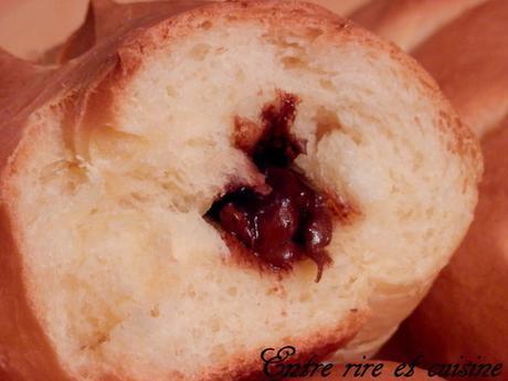 Petites brioches au lait concentré non sucré et chocolat Petites brioches au lait concentré non sucré et chocolat