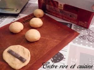 Petites brioches au lait concentré non sucré et chocolat Petites brioches au lait concentré non sucré et chocolat