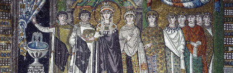 Mosaïque représentant Théodora entourée des ses dames et de deux dignitaires de l'Empire (Basillique Saint-Viatal, Ravenne, Italie)