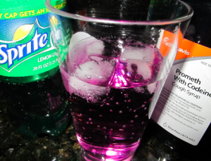 Le purple drank, une boisson à base de sirop à la codéine et de sprite