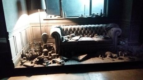 Hans Op de Beek, The Lounge, 2014, installation bois, verre, plâtre, pigment, epoxy, 381,6x280,3x181,9cm 