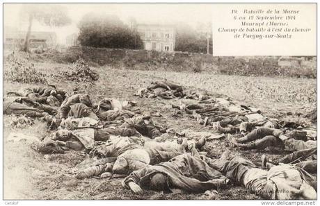 Des morts sur le champ de bataille en septembre 1914