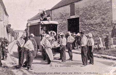 Evacuation d'un blessé en 1914