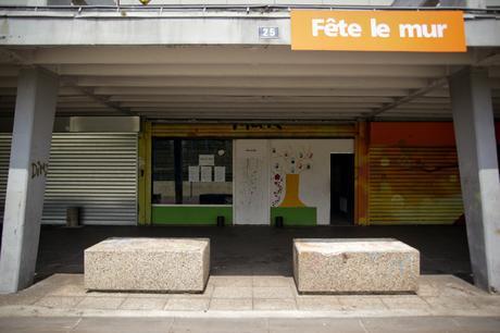 Autour du local de Fête le mur, la plupart des commerces ont fermé. © E.R