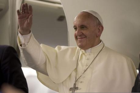 Le pape François, le 26 mai dans l'avion de son retour du Proche-Orient (AP/Andrew Medichini, Pool)