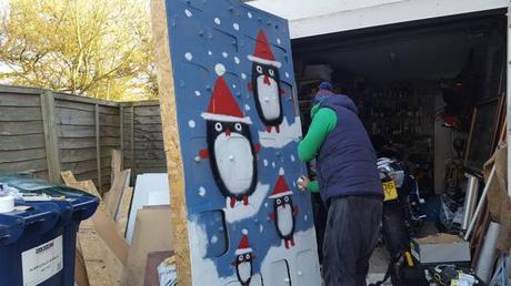 Pour sa femme, il construit un calendrier de l’Avent géant avec 24 cadeaux !