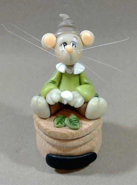 Boites à dents avec p'tite souris en porcelaine froide Boites à dents avec p'tite souris en porcelaine froide