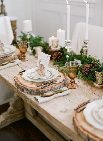 Une table de fête forestière pour un Noël rustique - Pinterest : les 15 plus belles tables de Noël - CôtéMaison.fr: 