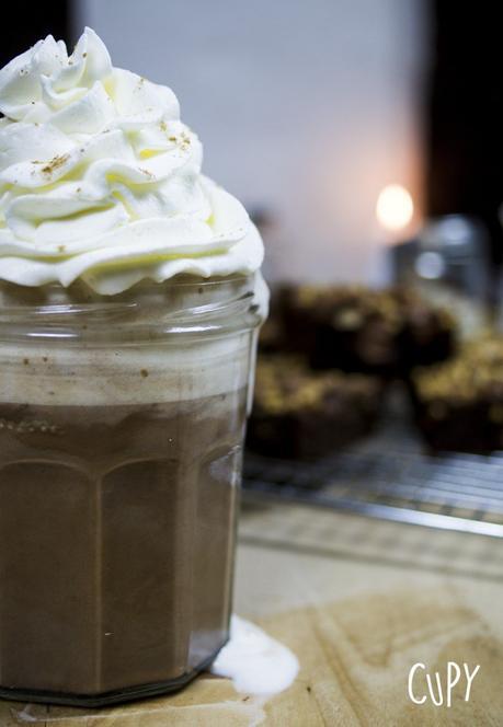 Chocolat chaud viennois aux 4 épices Chocolat chaud viennois aux 4 épices
