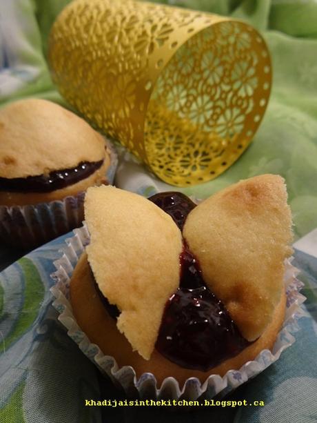 CUPCAKES À LA CONFITURE / JAM CUPCAKES / CUPCAKES CON MERMELADA / كاب كيك بالمربى