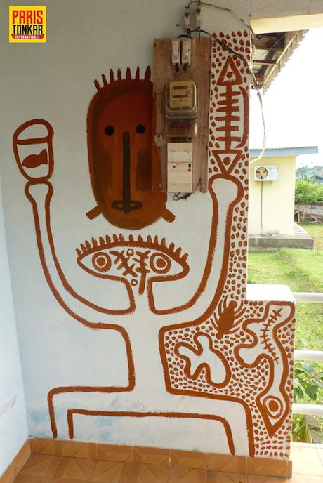 Peintures murales au ministère du tourisme à Kribi