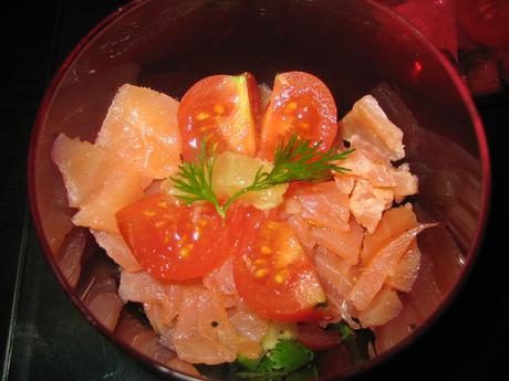 verrines saumon fumé et petits légumes croquants à la coriandre fraiche et au citron vert