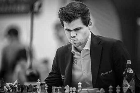 Le champion du monde d'échecs Magnus Carlsen a eu une première journée difficile avec 3,5 sur 5 - Photo © Anastasiya Karlovich