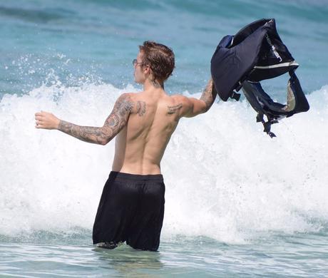 STYLE : Justin Bieber in Barbados