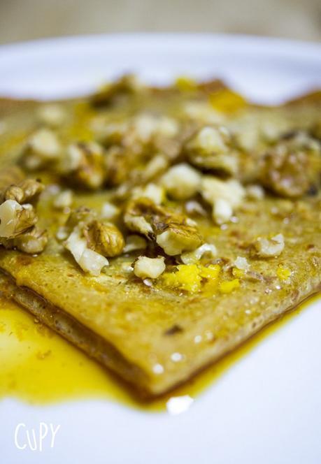 Crêpe flambée aux noix, miel, whisky et à l’orange Crêpe flambée aux noix, miel, whisky et à l’orange