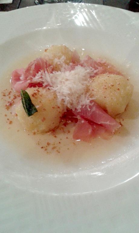 gnocchis-jambonparmesan-beurre-a-la-sauge-gourmetsco