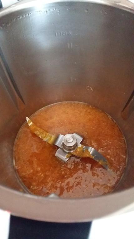 Confiture de Clémentine aux noix et quatre épices Cliquer sur les flèches pour voir les photos