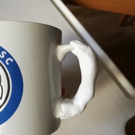 Test de la pâte modulable fixante Sugru