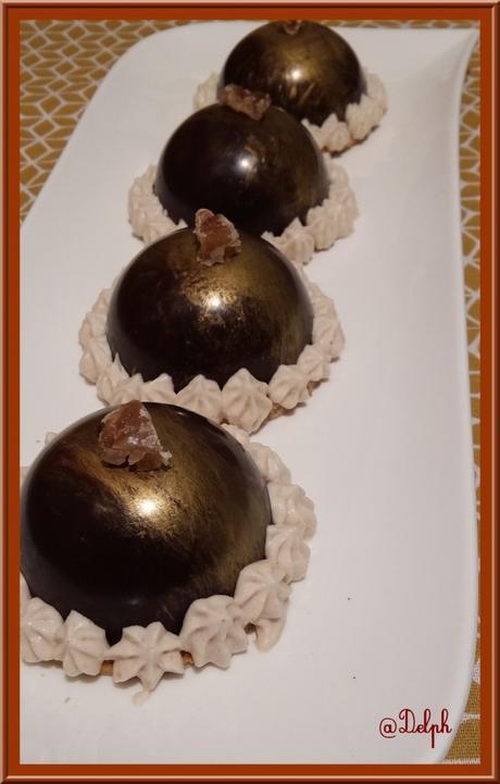 Dômes en chocolat à la mousse de marron Dômes en chocolat à la mousse de marron