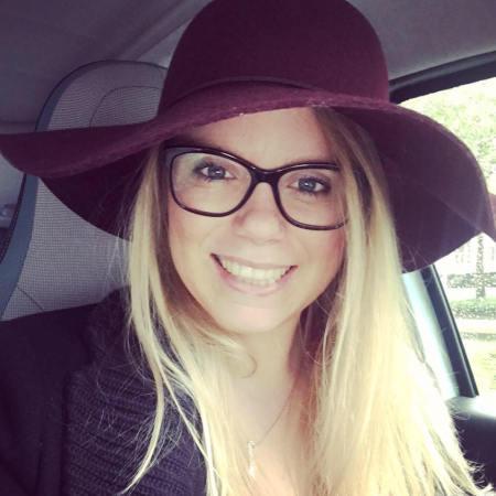 Marine Mouzelard, écrivaine. Marine Mouzelard, écrivaine.