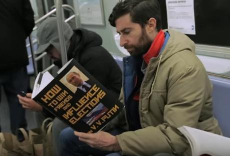 Fausses couvertures de livres dans le métro