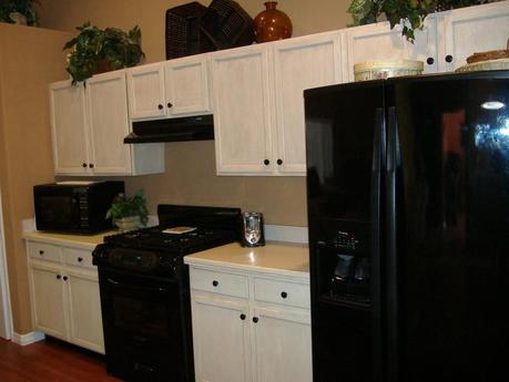 Kitchen Cabinet Resurfacing