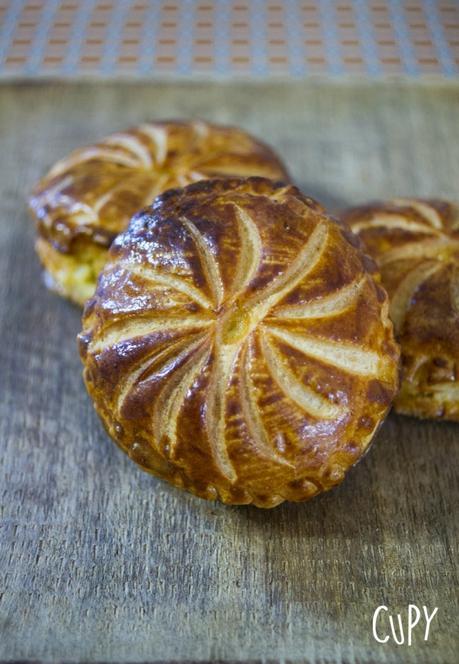 Galette des rois super facile (pâte feuilletée au petit-suisse) Galette des rois super facile (pâte feuilletée au petit-suisse)