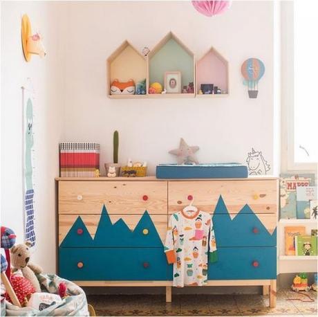 chambre enfant DIY coloré et pleine de rangement