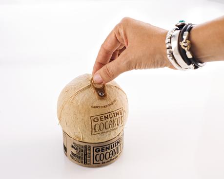 L’eau de coco bio, par Genuine Coconut