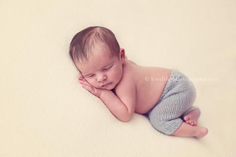 photo nouveau né newborn posing
